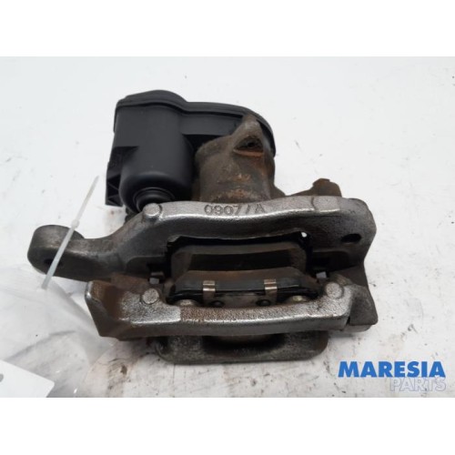 Renault - Kadjar - Rear brake calliper, right