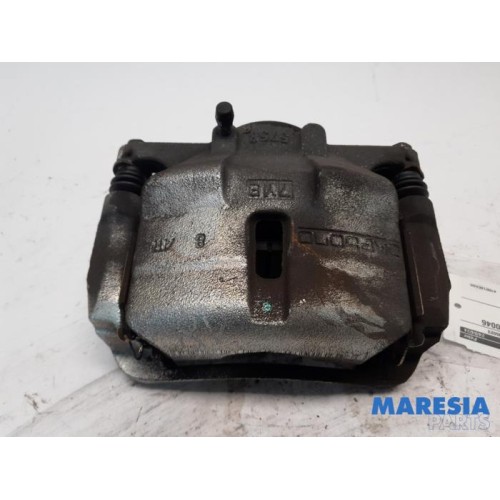 Renault - Kadjar - Front brake calliper, right