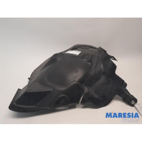 Renault - Clio - Wheel arch liner