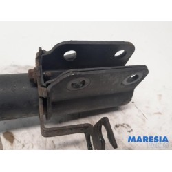 Renault - Clio - Front shock absorber rod, right