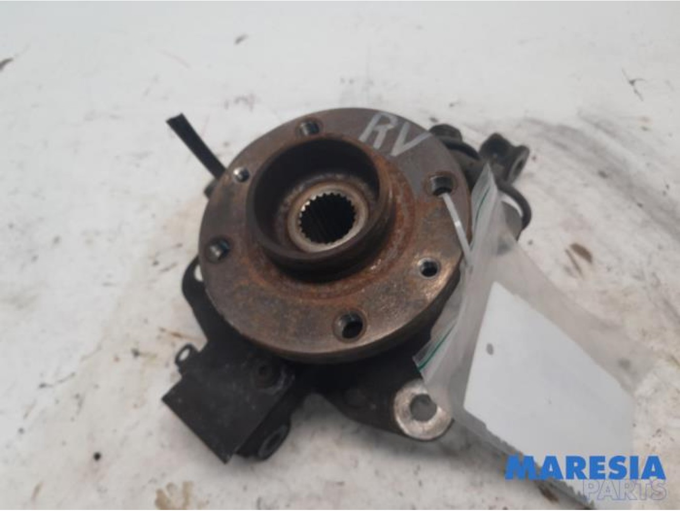 Renault - Clio - Knuckle, front right