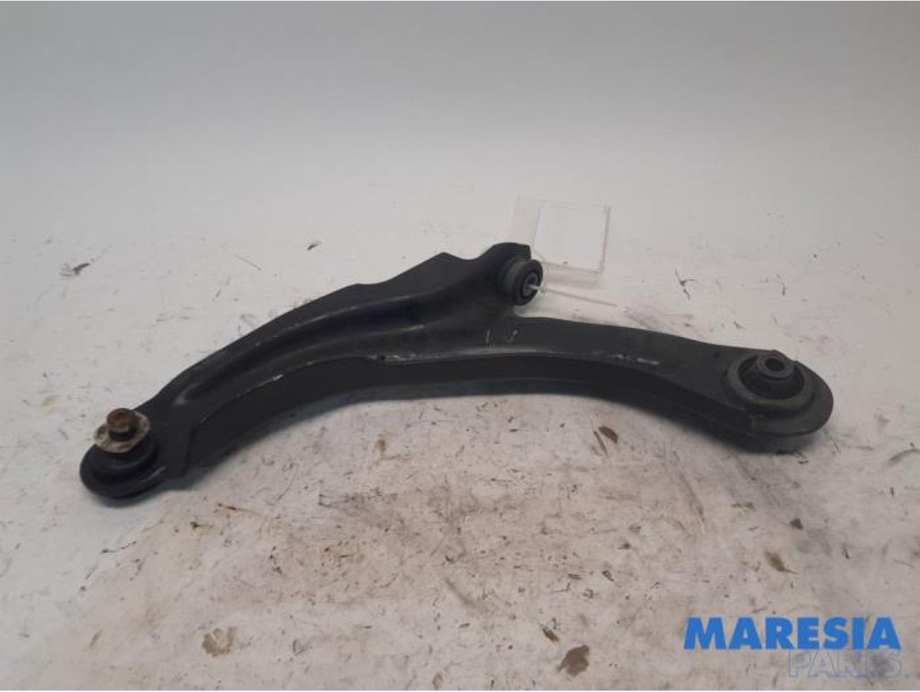 Renault - Clio - Front wishbone, left