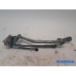 Renault - Clio - Wiper mechanism