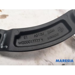 Renault - Clio - Front wiper arm