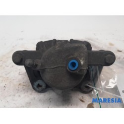 Renault - Clio - Front brake calliper, left