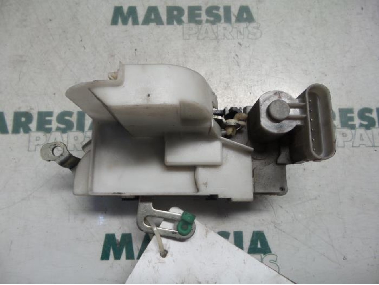 Fiat - Punto - Front door lock mechanism 4-door, right