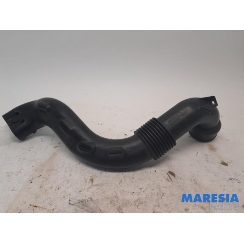 Renault - Clio - Air intake hose