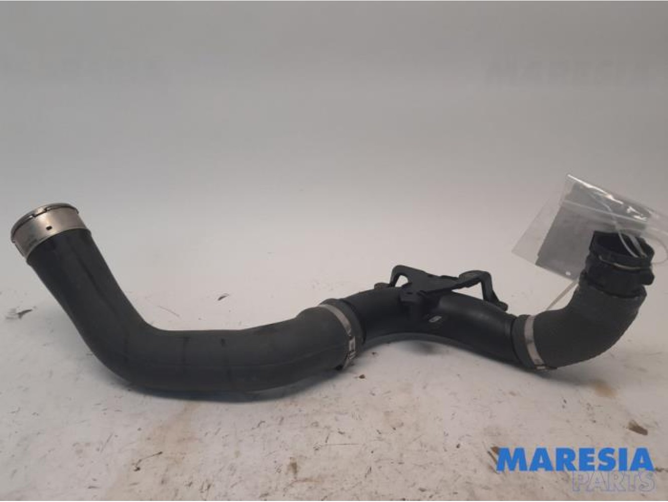 Renault - Clio - Intercooler hose