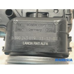 Alfa Romeo - Giulietta - Front wiper motor
