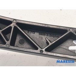 Alfa Romeo - Giulietta - Front wiper arm