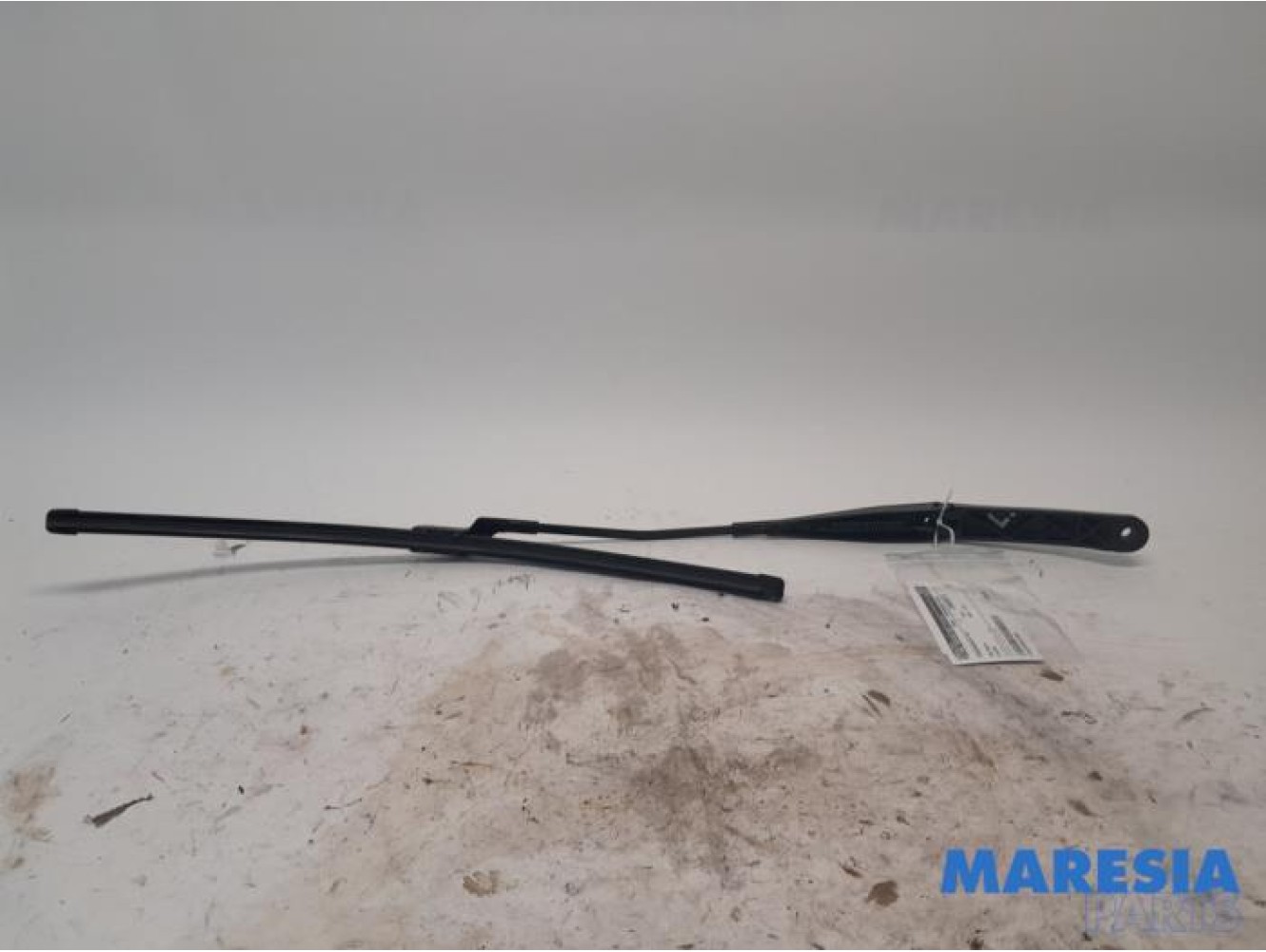 Alfa Romeo - Giulietta - Front wiper arm