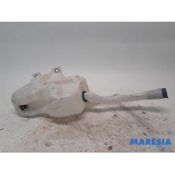 Alfa Romeo - Giulietta - Front windscreen washer reservoir
