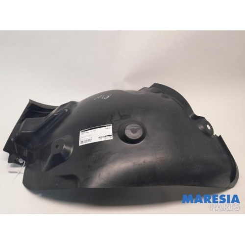 Renault - Megane - Wheel arch liner