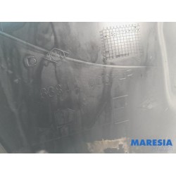 Renault - Megane - Wheel arch liner
