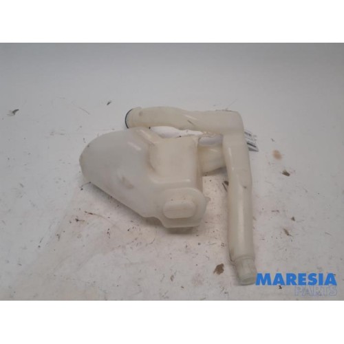 Peugeot - 207 - Front windscreen washer reservoir