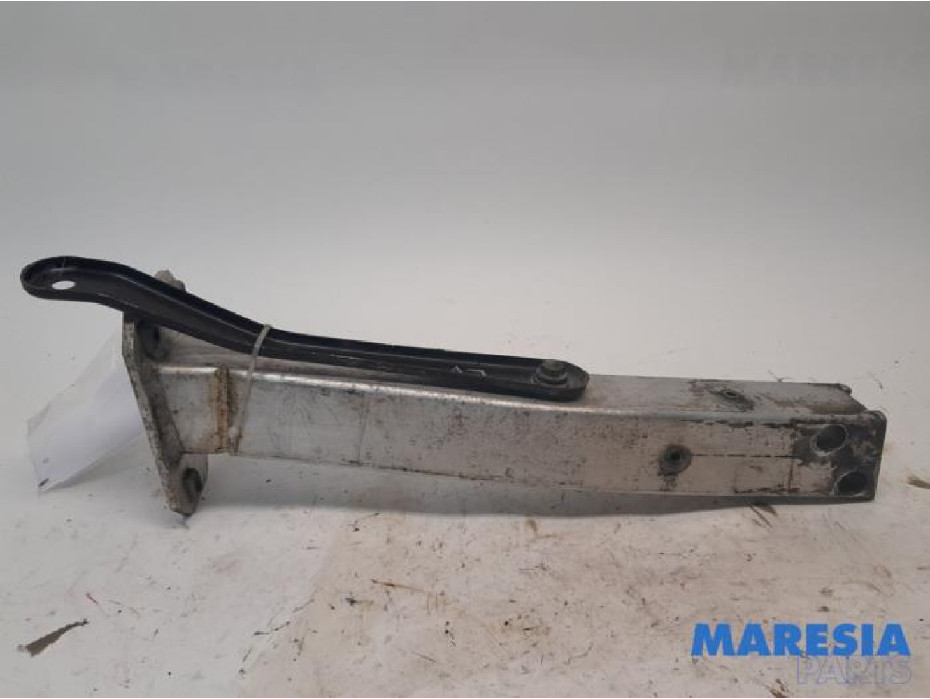Alfa Romeo - Giulietta - Front part support