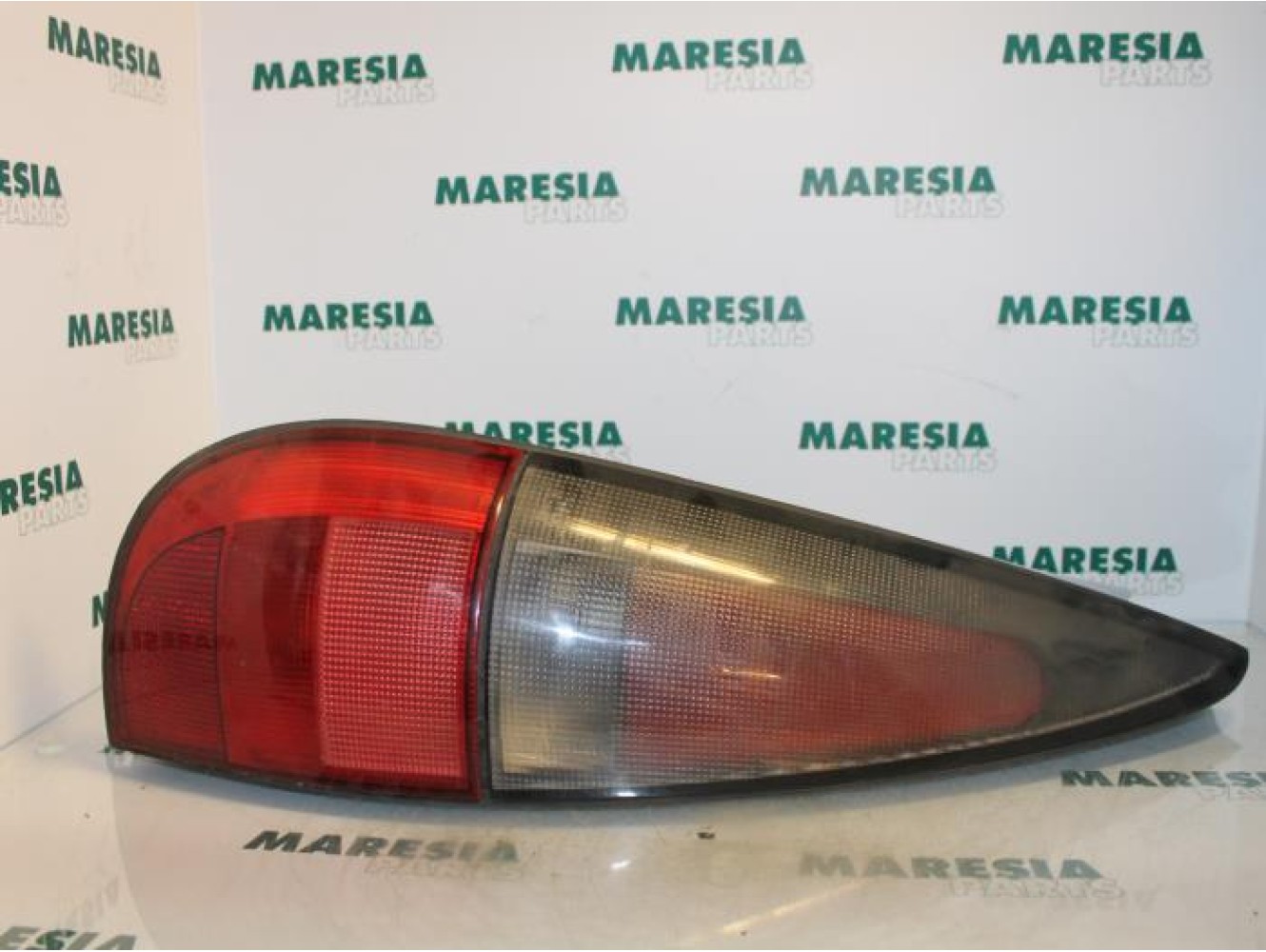 Renault - Laguna - Achterlicht links
