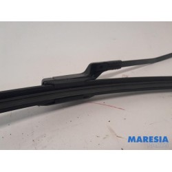 Alfa Romeo - Giulietta - Front wiper arm