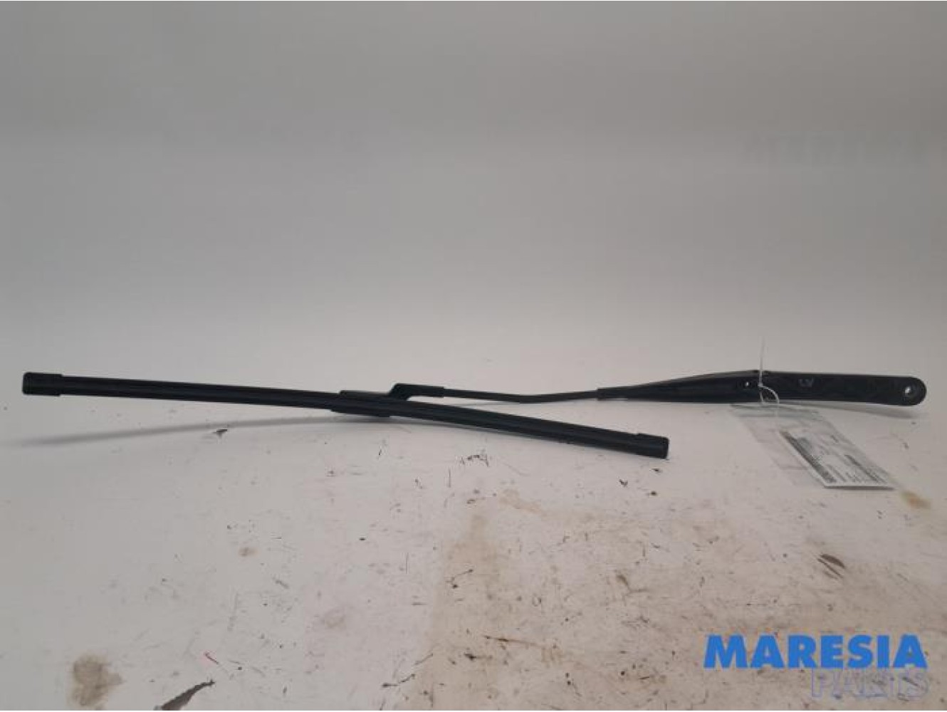 Alfa Romeo - Giulietta - Front wiper arm
