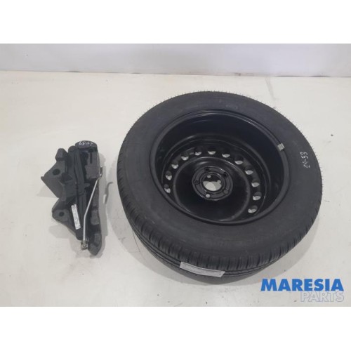 Renault - Scenic - Krikset + reservewiel