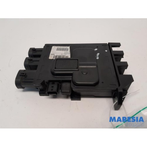 Renault - Grand Scenic - Spannungsregler