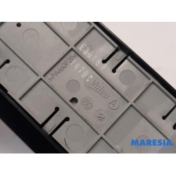 Renault - Grand Scenic - Multi-functional window switch