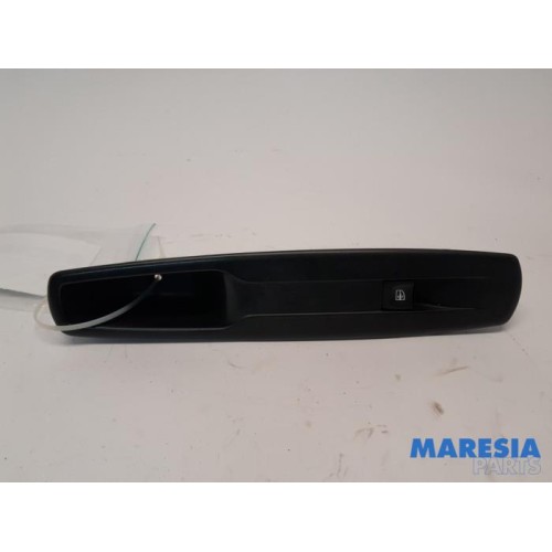 Renault - Grand Scenic - Electric window switch