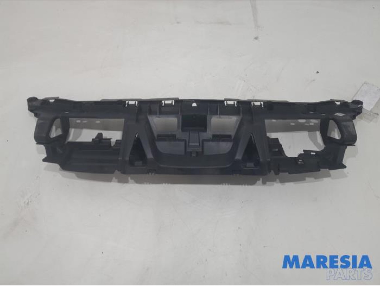 Peugeot - 5008 - Vorderwand