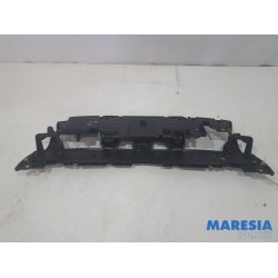 Peugeot - 5008 - Vorderwand