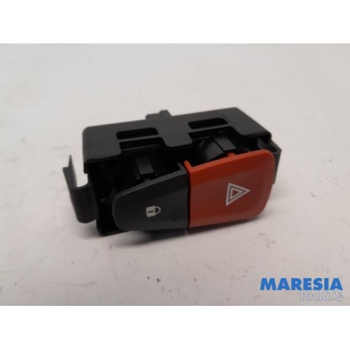 Renault - Grand Scenic - Panic lighting switch