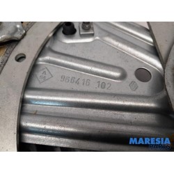 Renault - Grand Scenic - Window mechanism 4-door, front left