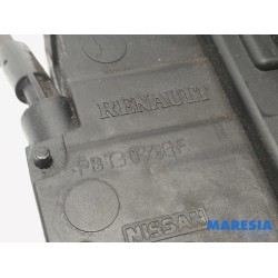 Renault - Grand Scenic - Front door lock mechanism 4-door, right