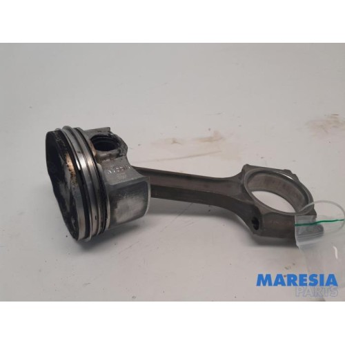 Renault - Megane - Connecting rod