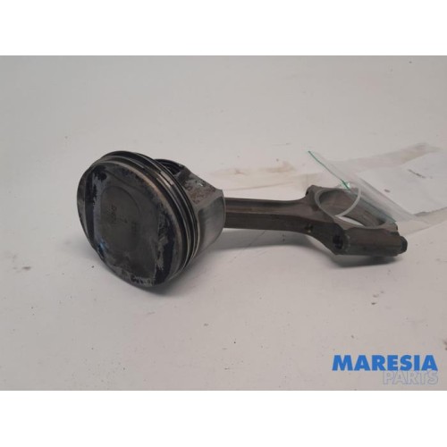 Renault - Megane - Connecting rod