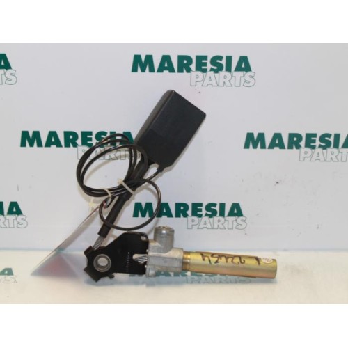 Renault - Megane - Gordelspanner links