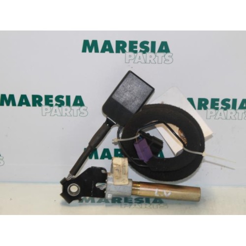 Renault - Megane - Gordelspanner links