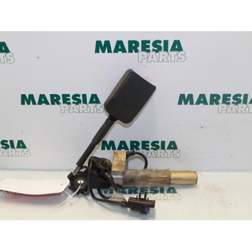 Renault - Megane - Gordelspanner links