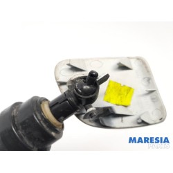 Alfa Romeo - Giulietta - Headlight washer