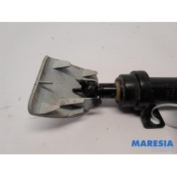 Alfa Romeo - Giulietta - Headlight washer