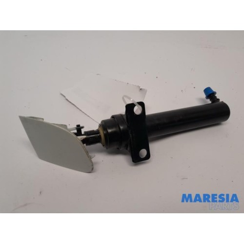 Alfa Romeo - Giulietta - Headlight washer