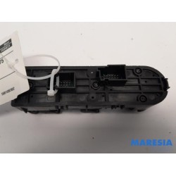 Alfa Romeo - Giulietta - Multi-functional window switch