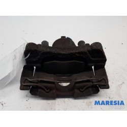 Renault - Megane - Front brake calliper, right