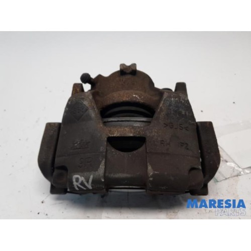 Renault - Megane - Front brake calliper, right