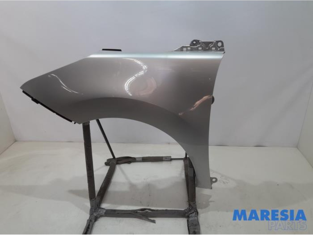 Peugeot - 5008 - Front wing, left