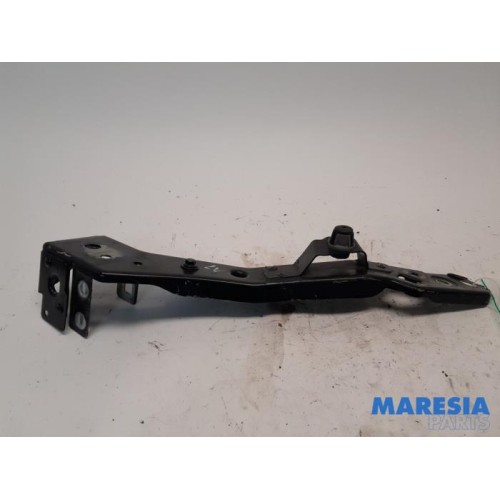 Renault - Megane - Front panel
