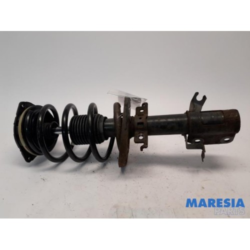Renault - Megane - Front shock absorber rod, right