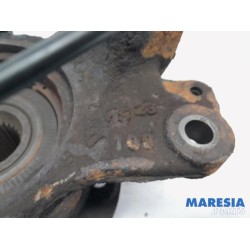 Renault - Megane - Knuckle, front left