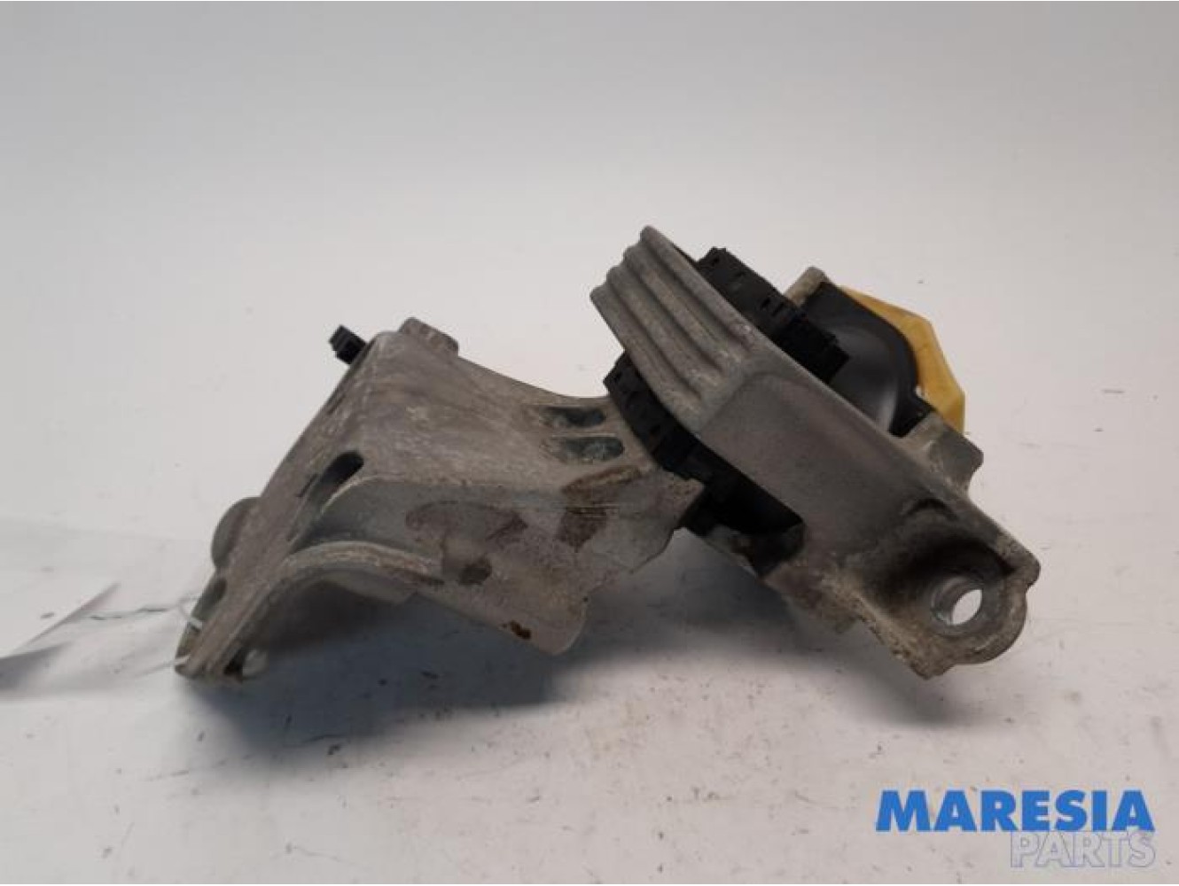 Renault - Megane - Engine mount