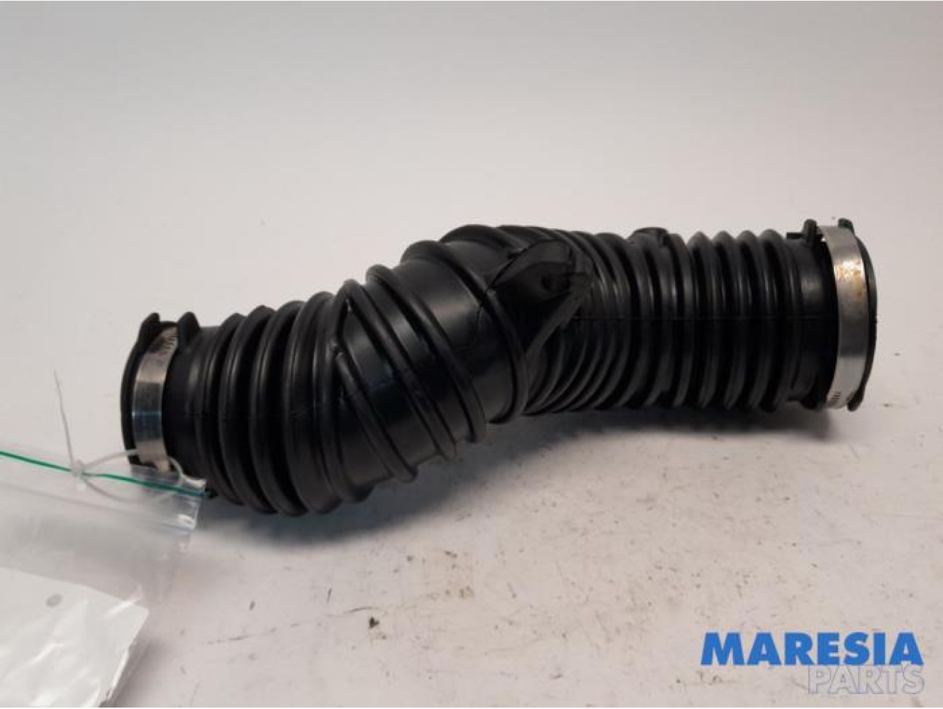 Renault - Megane - Air intake hose