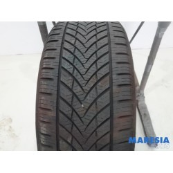Peugeot - 5008 - Tyre